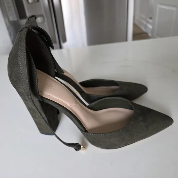 ALDO Women's Green Heels - Picture 4 of 4